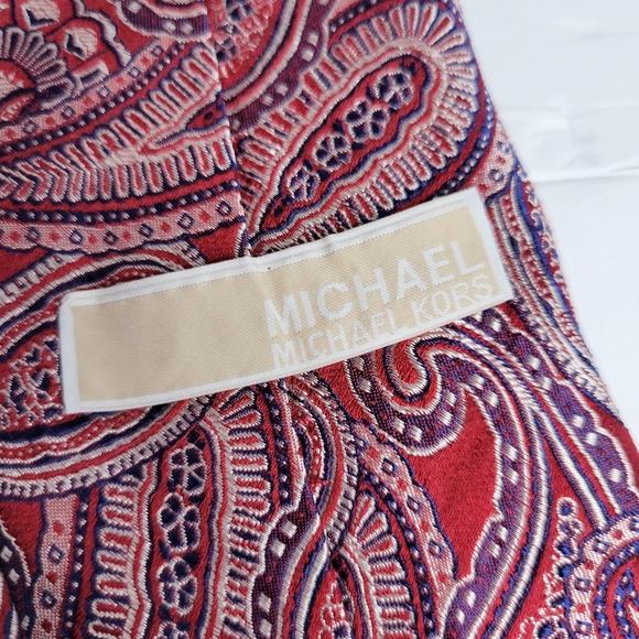 Michael Kors Necktie Red w All Over Paisley Pattern, 100% Silk Tie - Picture 7 of 8